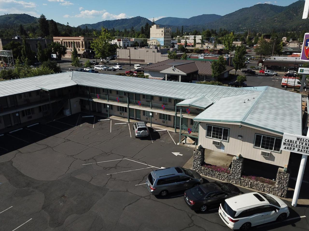 Knights Inn Motel Grants Pass Buitenkant foto